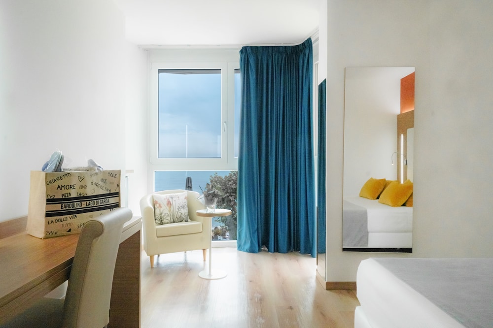 Double Room (Prestige)