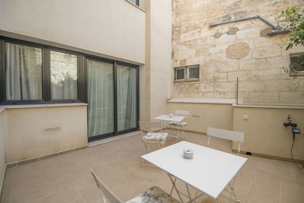 Superior Room, Mobility Accessible, Patio photo 3