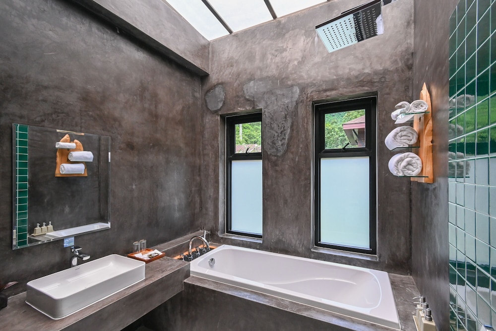 2 Bedroom Bathtub Villa Garden View - Photo 9