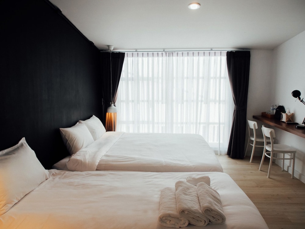 Deluxe Triple Room, 2 Bedrooms, City View photo 1