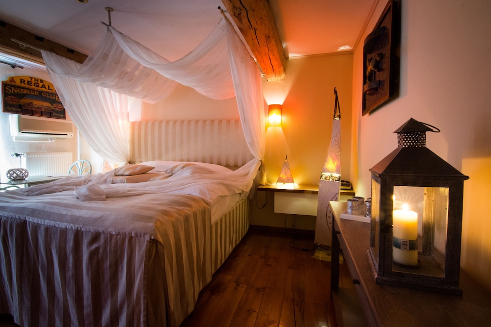 Family Suite, 2 Bedrooms, Balcony, Garden View