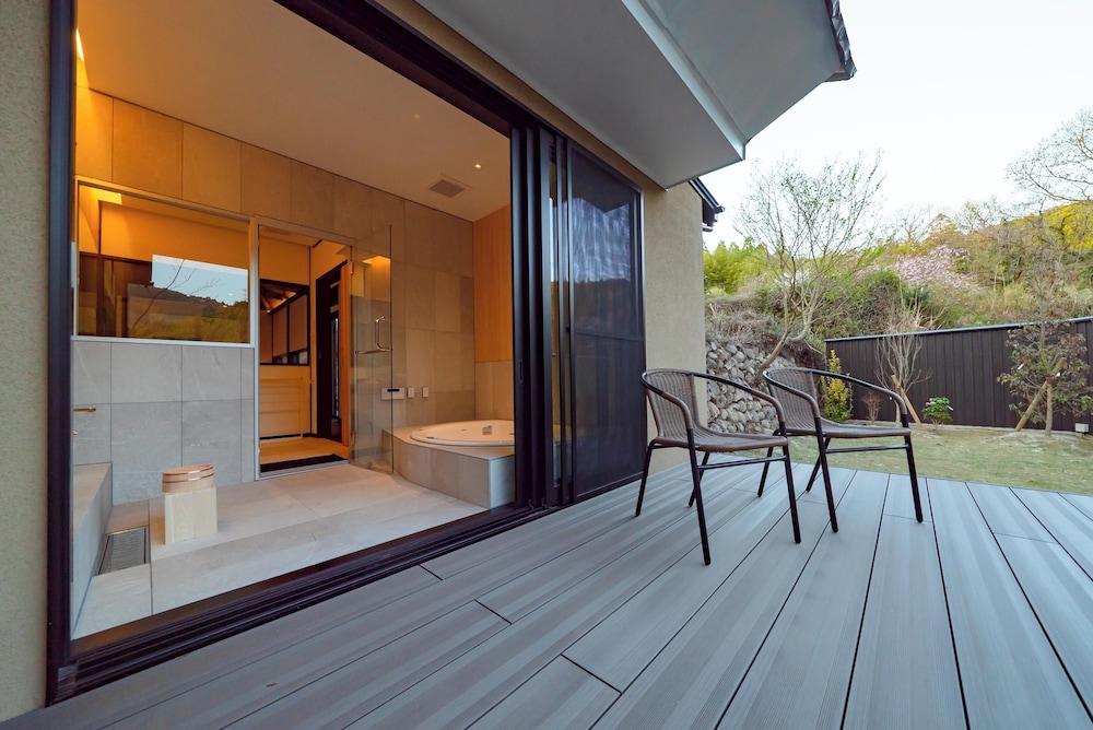 Classic House photo 1