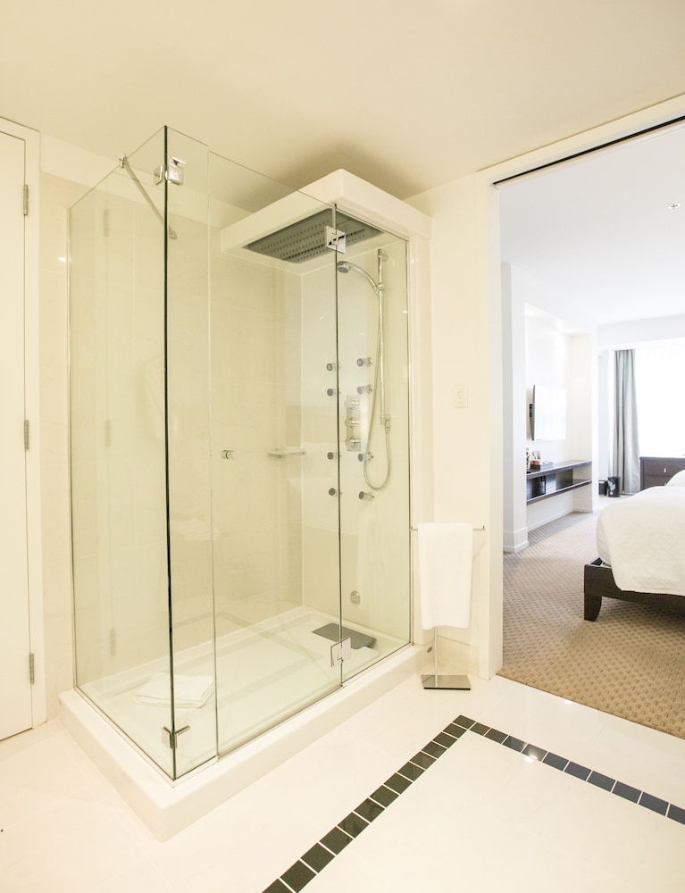 Urbania Suite, 1 king bed + 1 double bed (business Lounge Access) - Photo 6