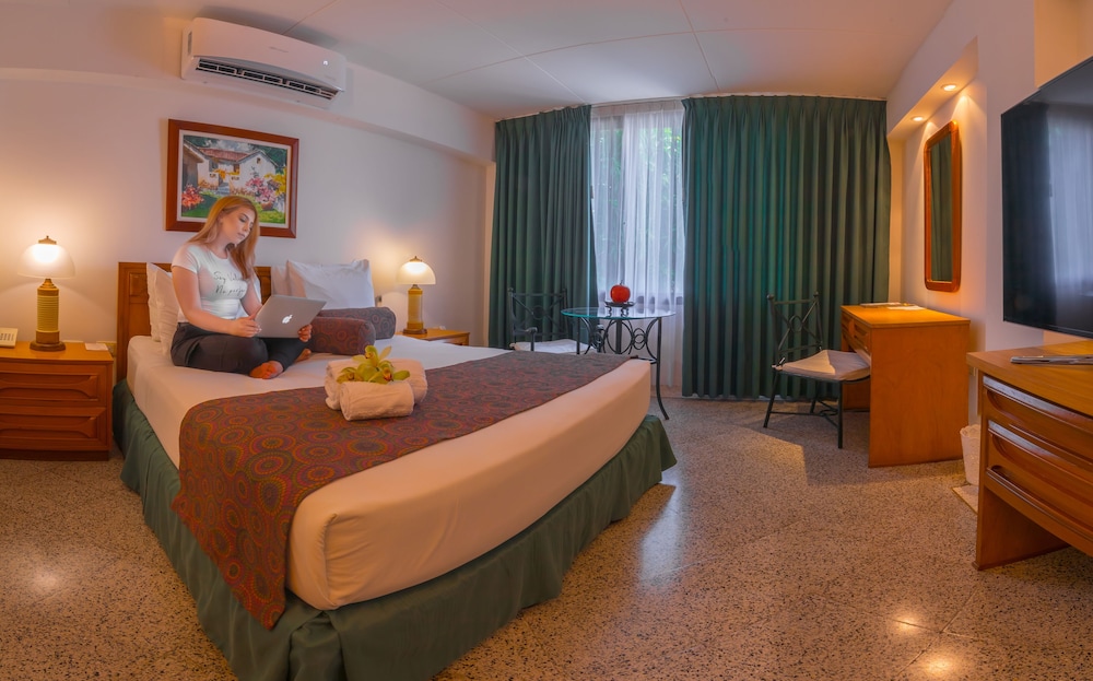 Superior Room, City View