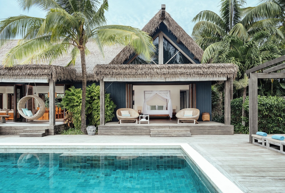 Three Bedroom Beachfront Pool Residence