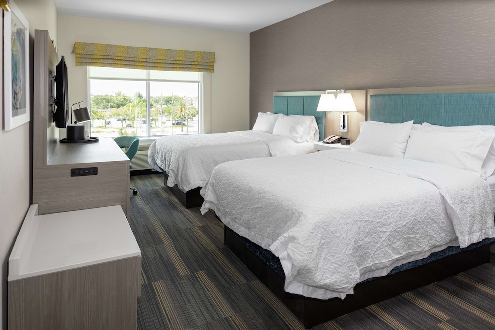 Room, 2 Queen Beds, Accessible (Roll-In Shower Mobility & Hearing) photo 2