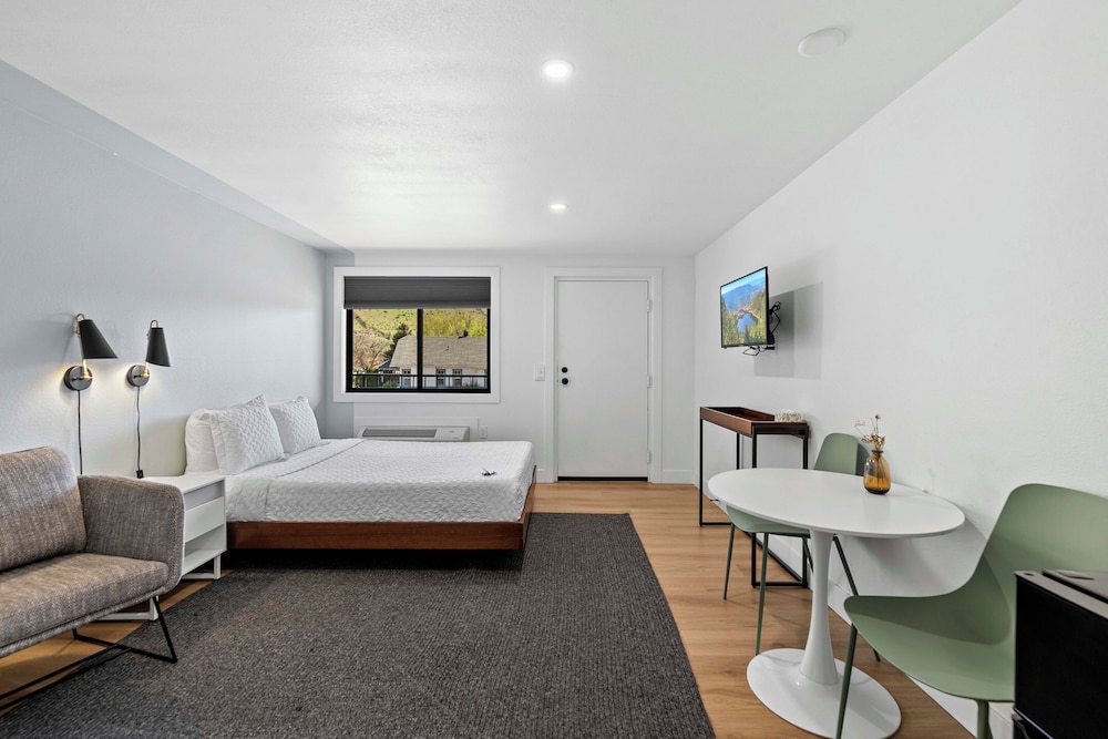 Premium Room, 1 Queen Bed