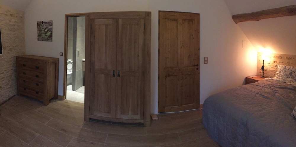 Comfort Double Room, 1 King Bed (Bleue) photo 3