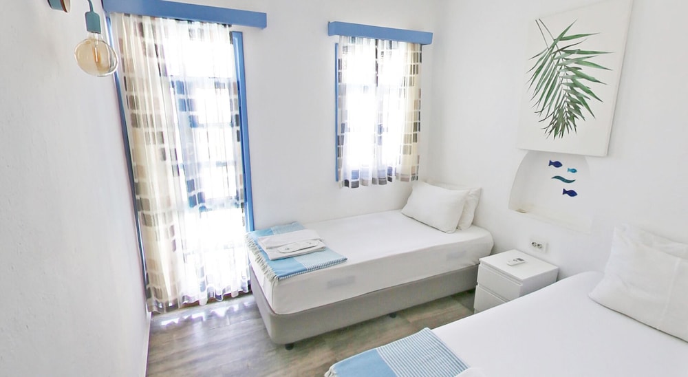 Family Room - Photo 7