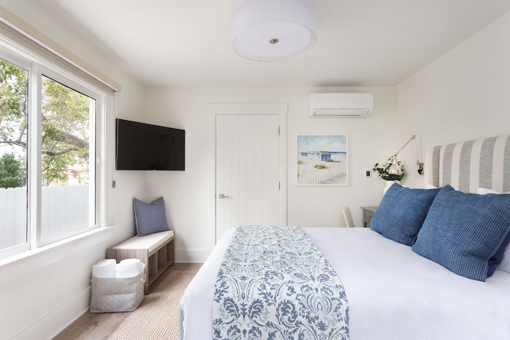 Standard Room, 1 Queen Bed (Downstairs) photo 1