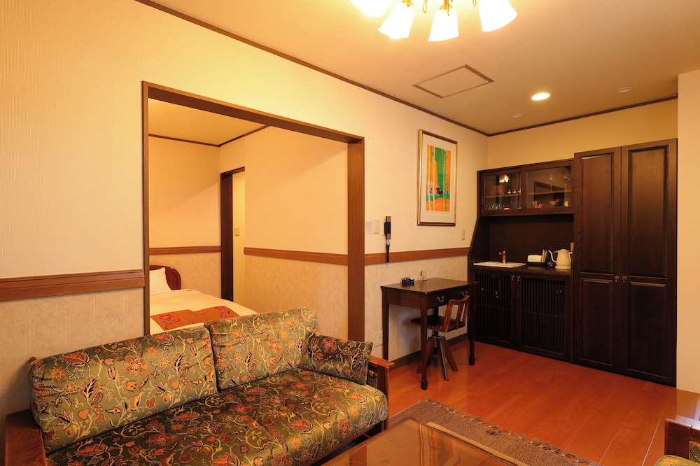 [T room]2F, Western Style Twin Room with Private Open-air Bath, Non Smoking