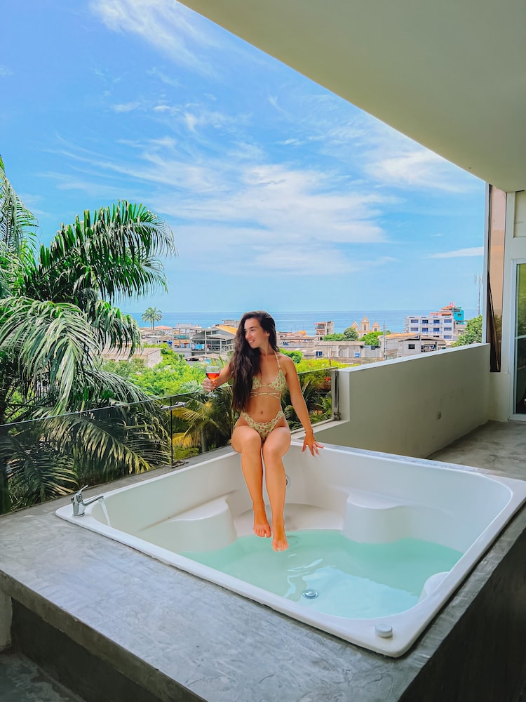 Deluxe Penthouse, 3 Bedrooms, Ocean View photo 3