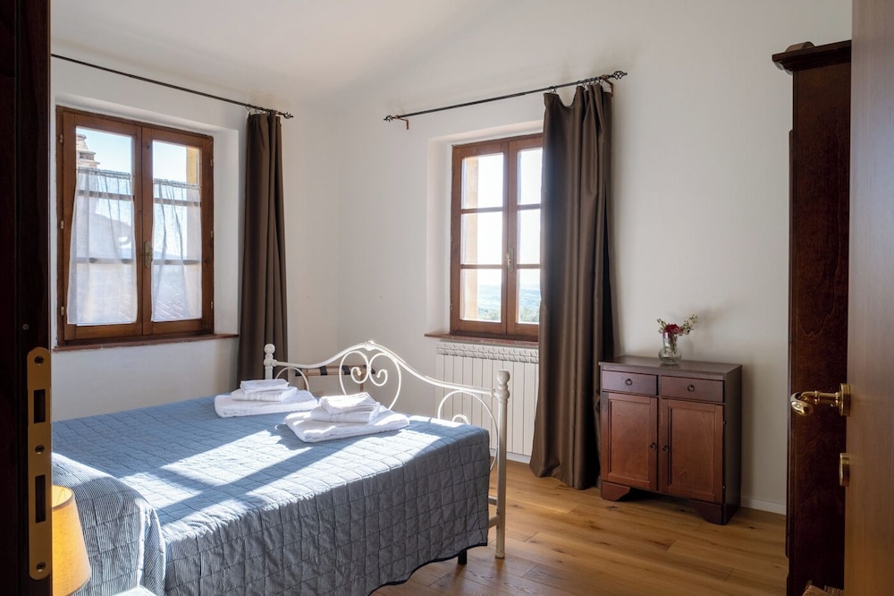 Suite, 2 Bedrooms, Valley View photo 1