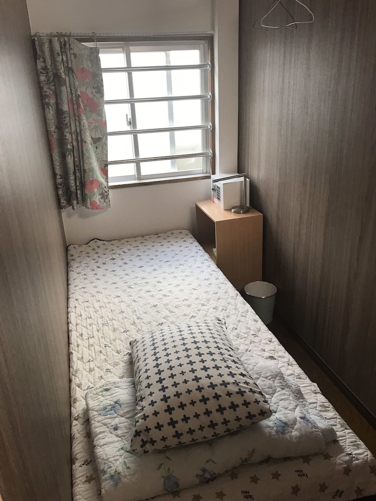 Small Single Room, Men Only photo 2