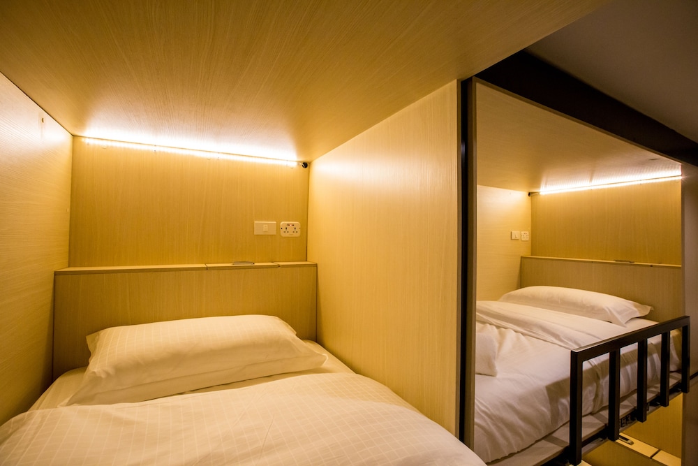 Standard Shared Dormitory, Women only, No Windows photo 2
