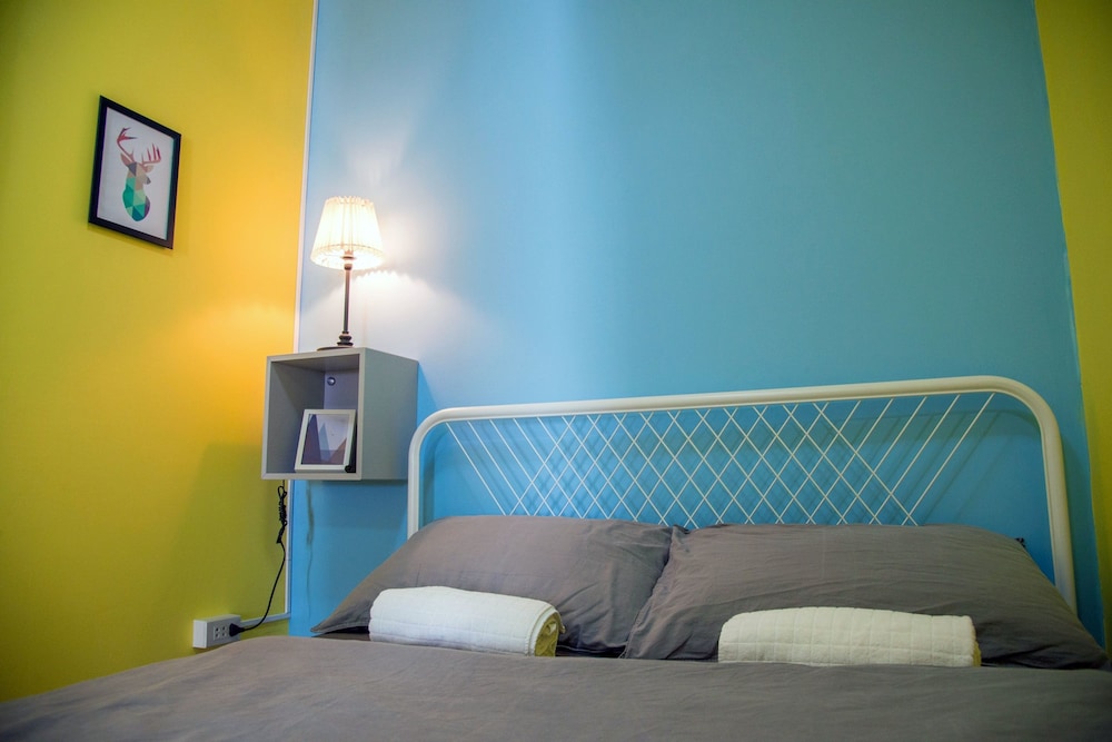 Economy Double Room, 1 Queen Bed, Private Bathroom, City View photo 3