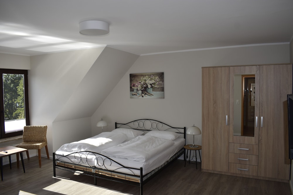 Standard Room, Non Smoking, Garden View photo 1