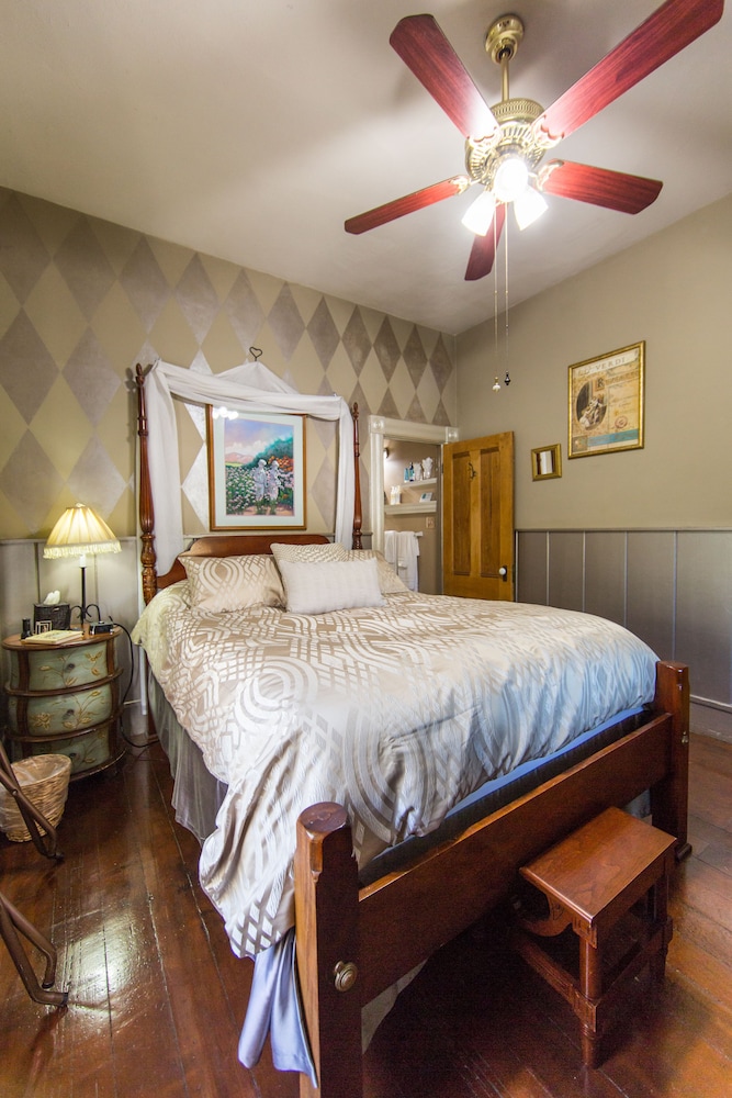 Room, 1 Queen Bed, Non Smoking (Madison) photo 3
