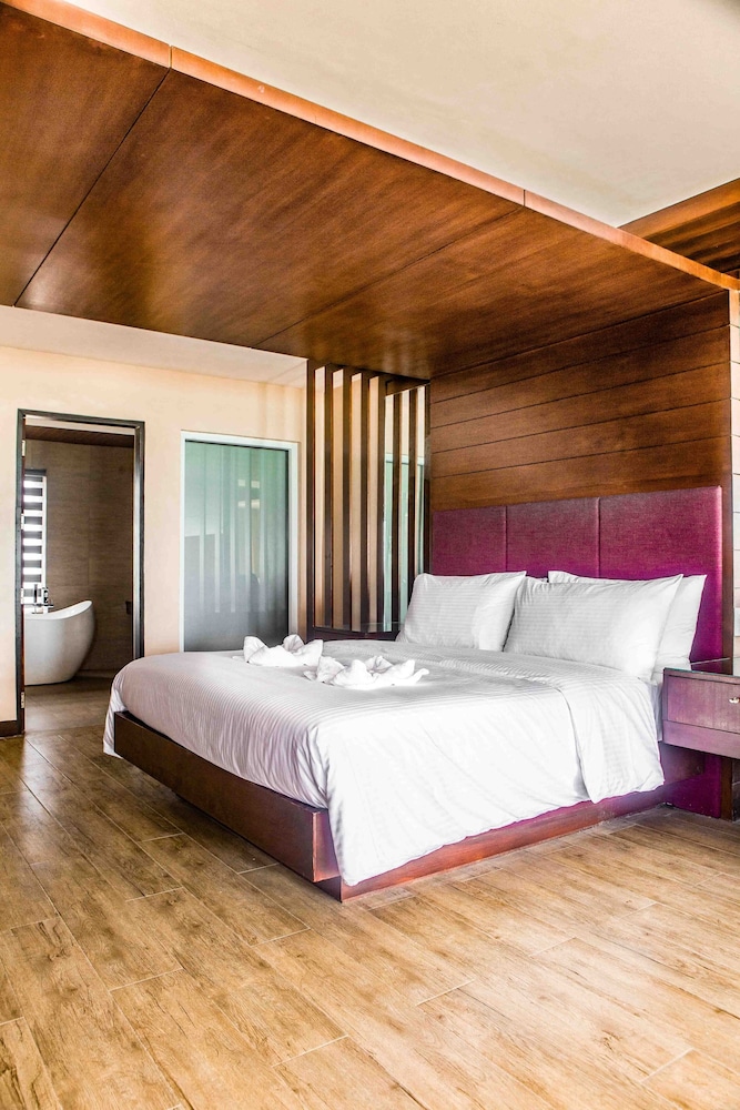 Honeymoon Room