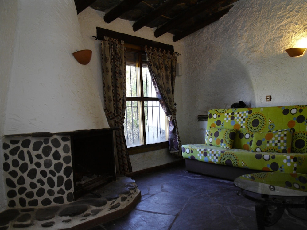 House, 1 Bedroom photo 2
