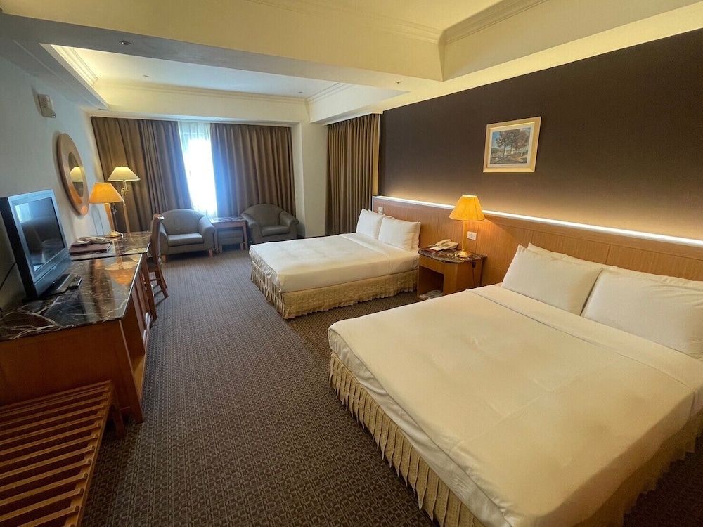 Deluxe Double or Twin Room (2 double beds)