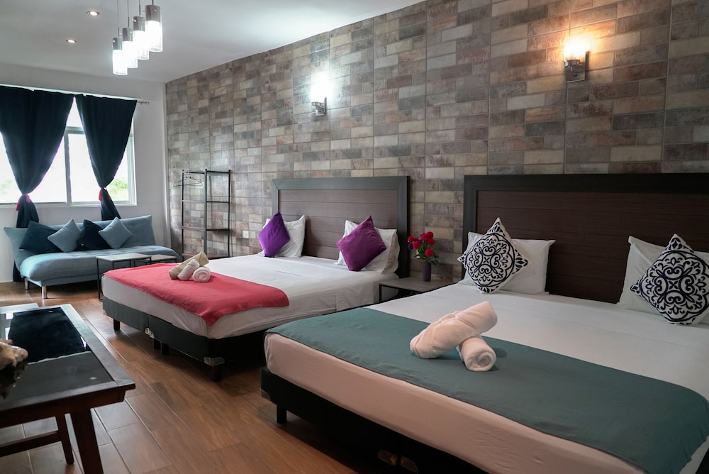 Grand Room, Multiple Beds, Lagoon View photo 1
