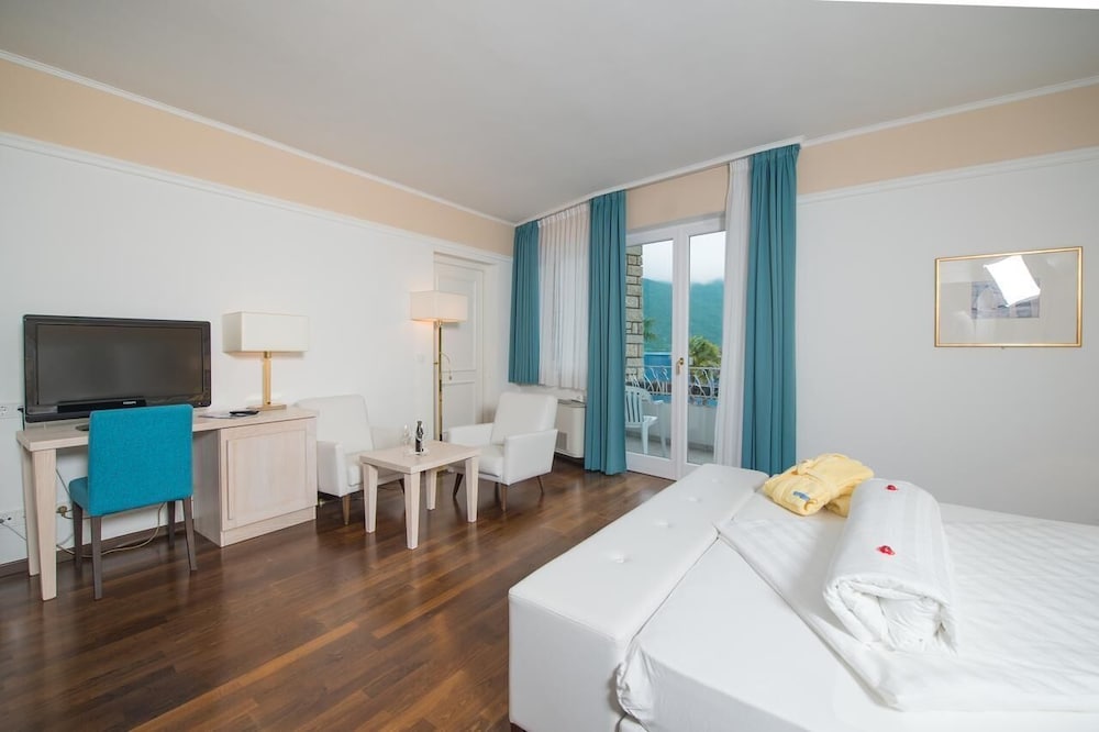 Classic Double Room, Balcony (Seeblick)