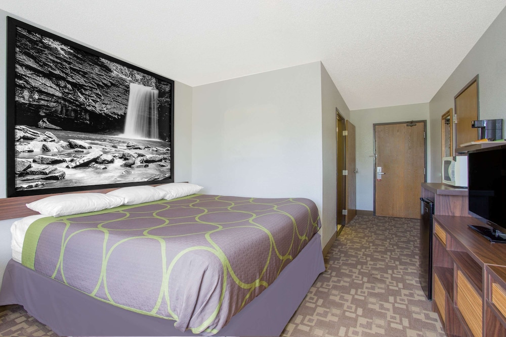Standard Room, 1 King Bed - Photo 3