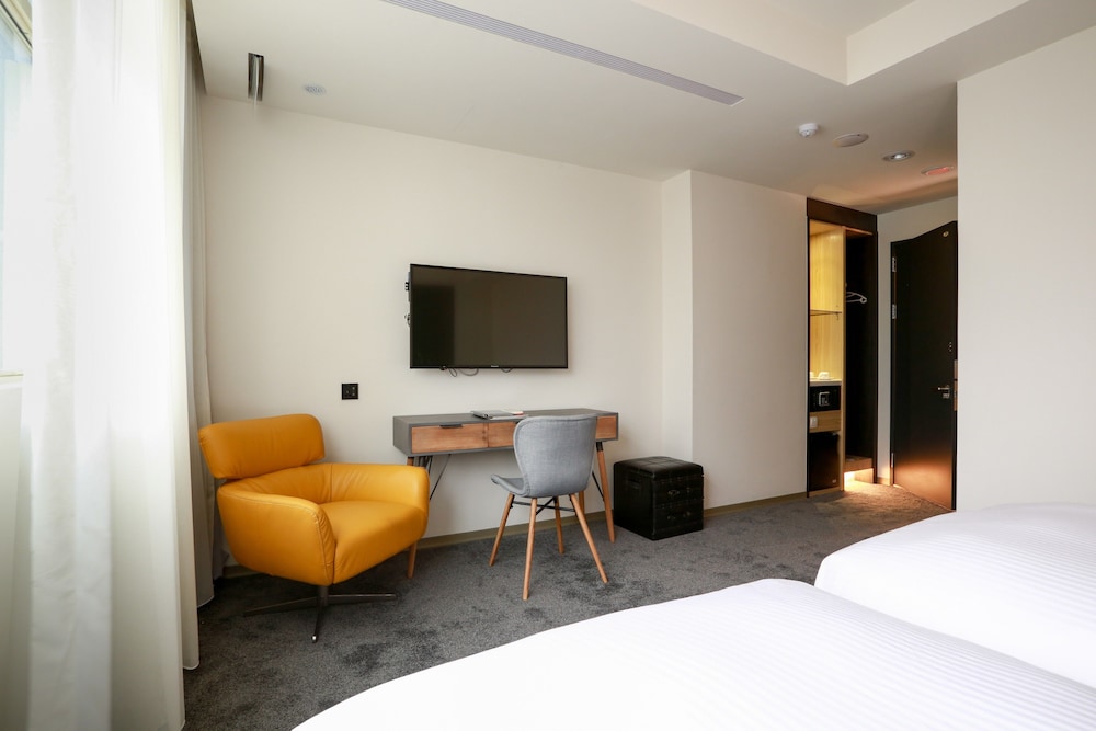 Business Twin Room photo 3