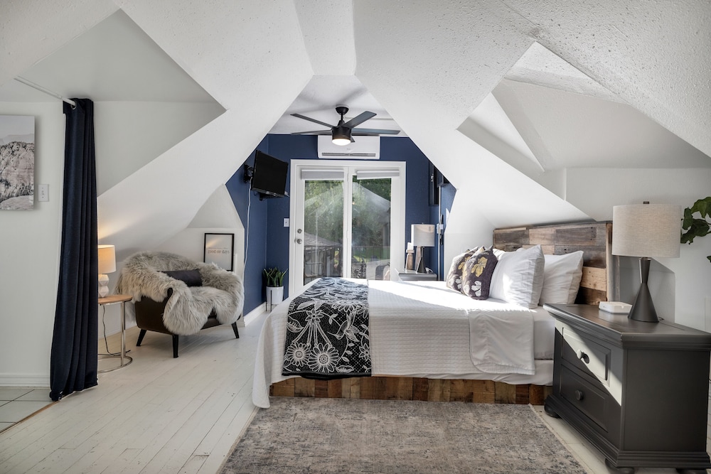 Angel's Landing Suite photo 2