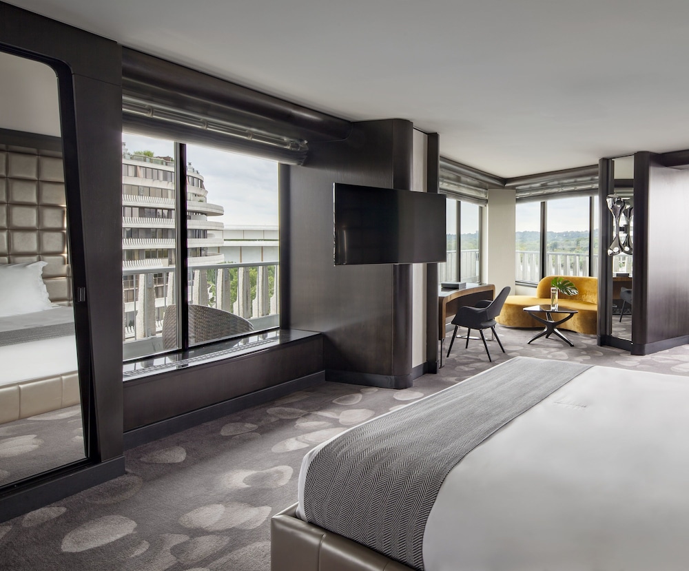 Suite (Ambassador)