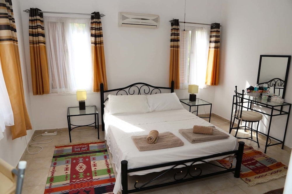 Panoramic Villa, Terrace, City View photo 2