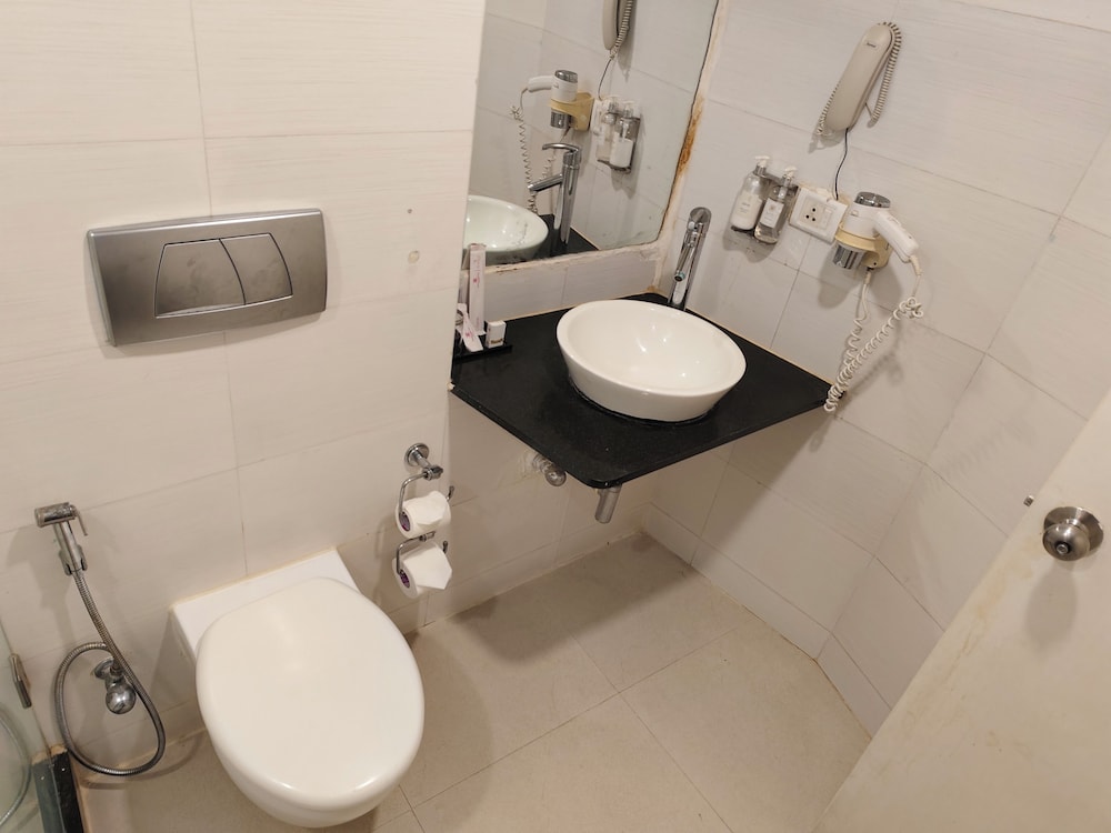 Deluxe Room - Photo 2