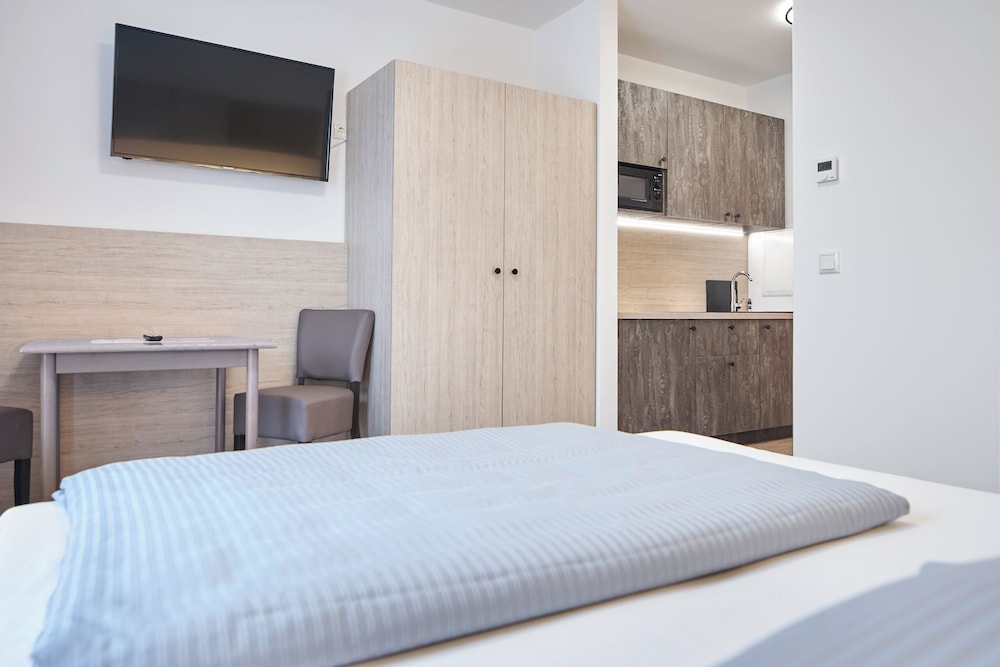 Classic Double Room, City View