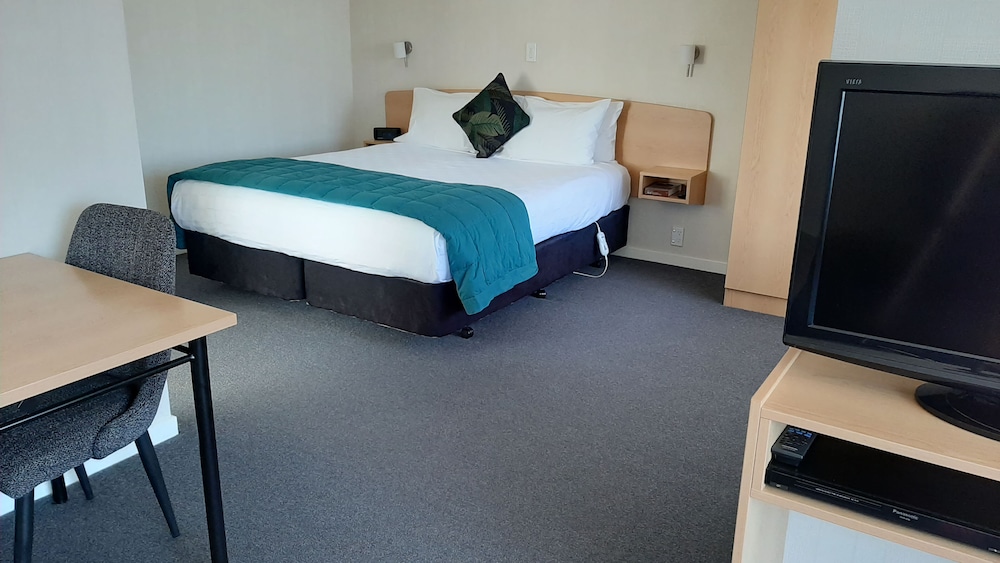 Executive Studio, 1 King Bed, Jetted Tub, Ground Floor