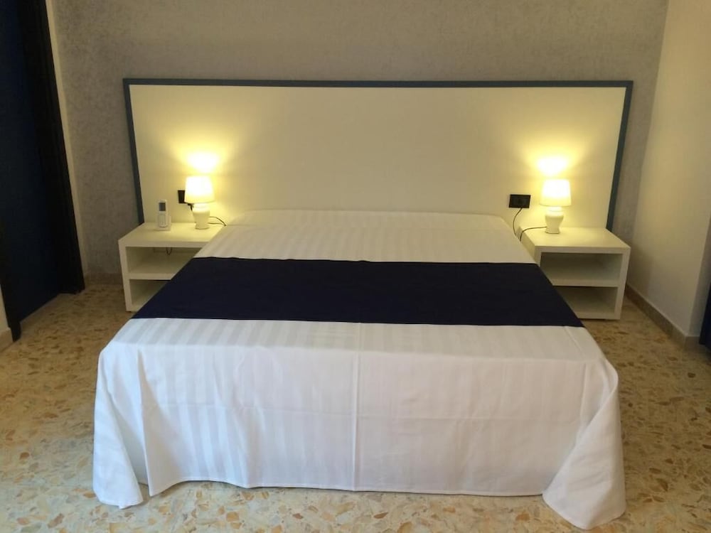 Standard Double or Twin Room photo 1