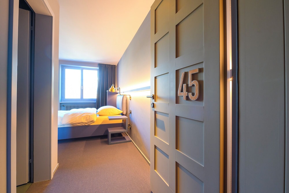 Deluxe Single Room photo 3