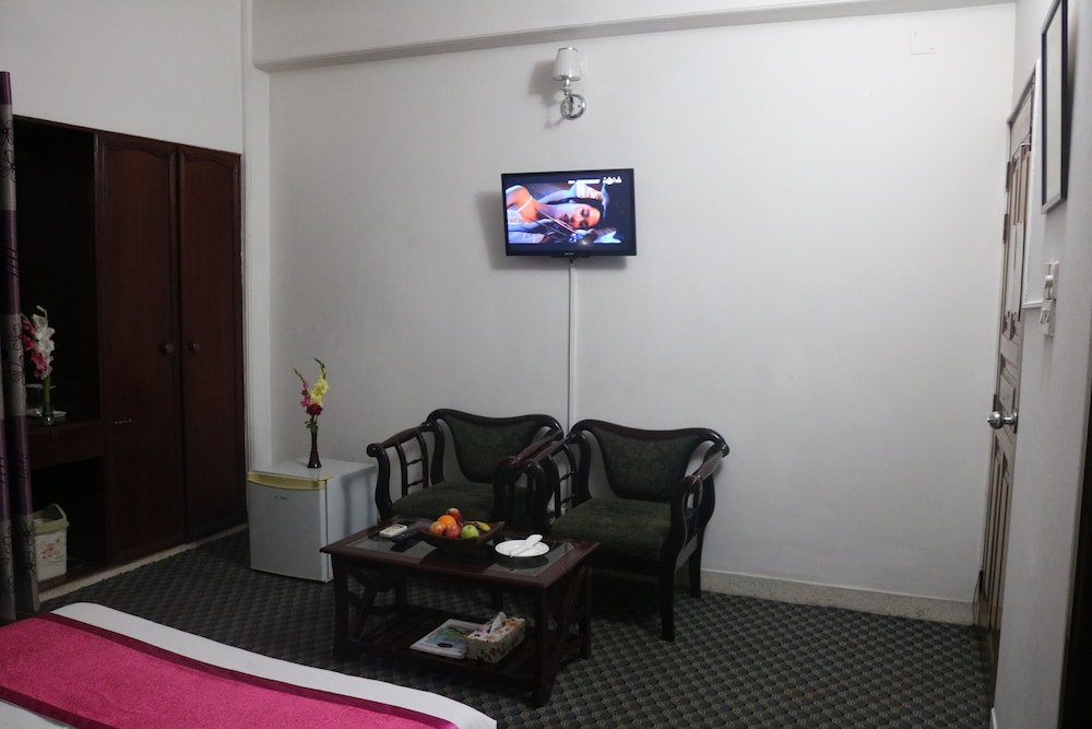 Deluxe Double Room, 1 Queen Bed, Balcony photo 2