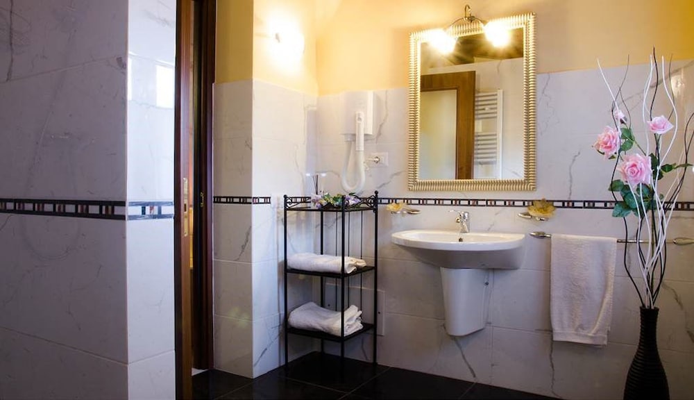 Superior Triple Room, Garden View photo 3