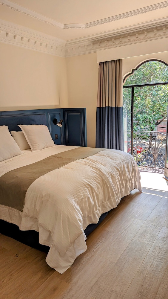 Signature Room
