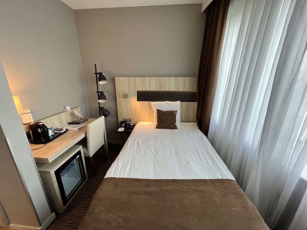 Standard Room, 1 Twin Bed, Non Smoking - Photo 1