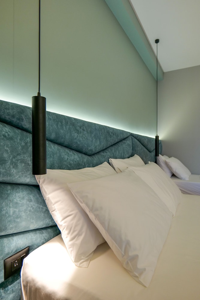 Triple Room, Partial Sea View