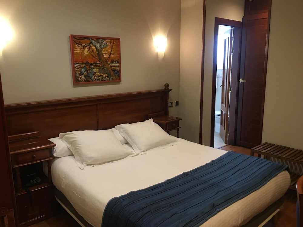 Classic Double Room Single Use photo 2