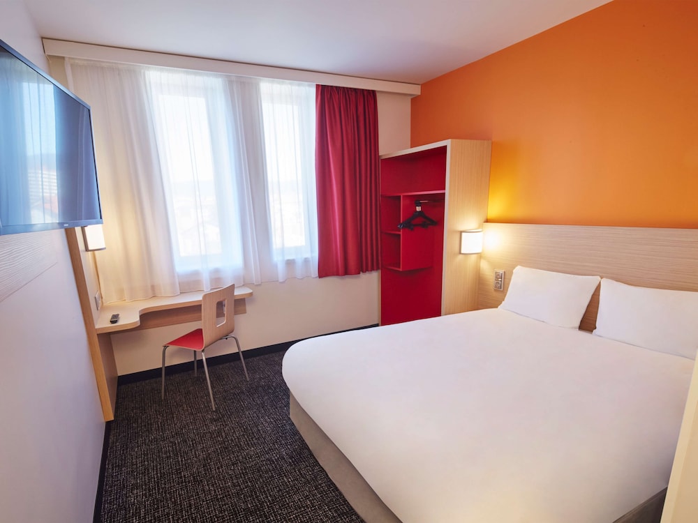 Standard Room, 1 Double Bed - Photo 4