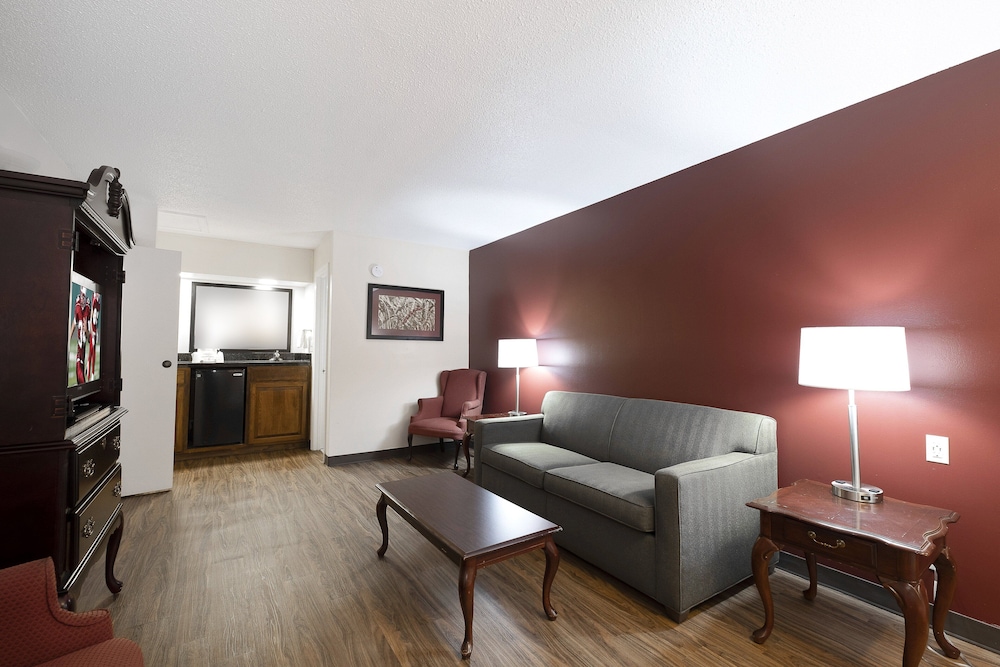 Standard Suite, 1 King Bed, Non Smoking - Photo 4