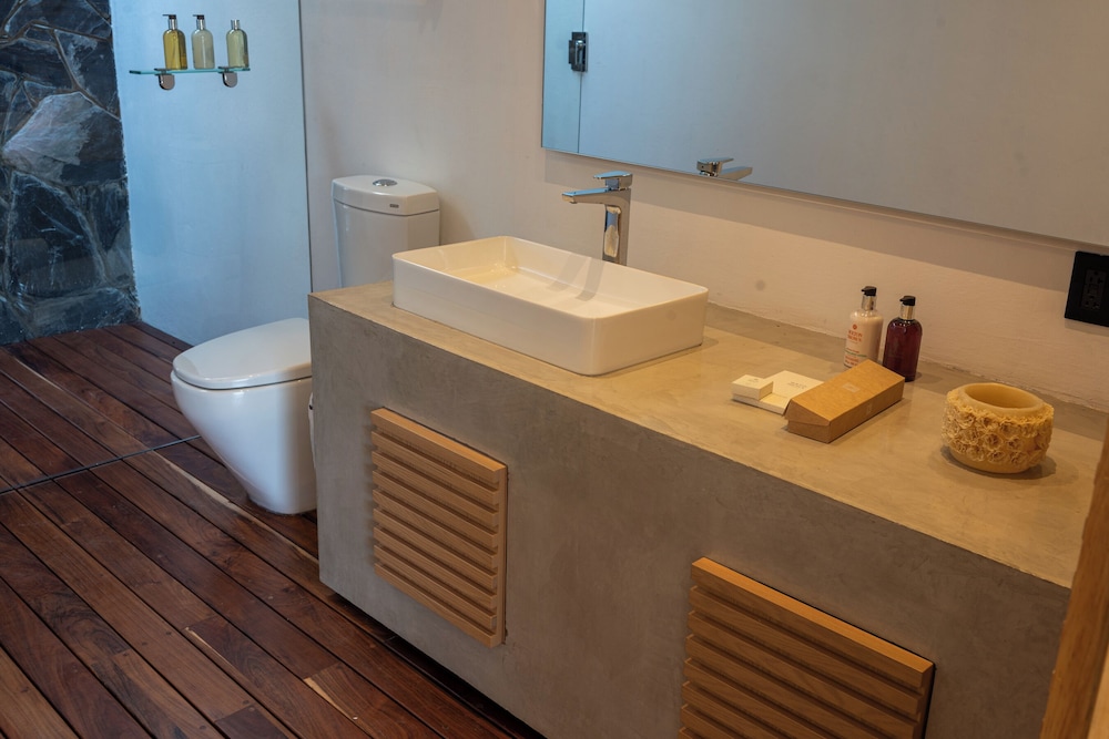 Deluxe Suite, City View photo 2