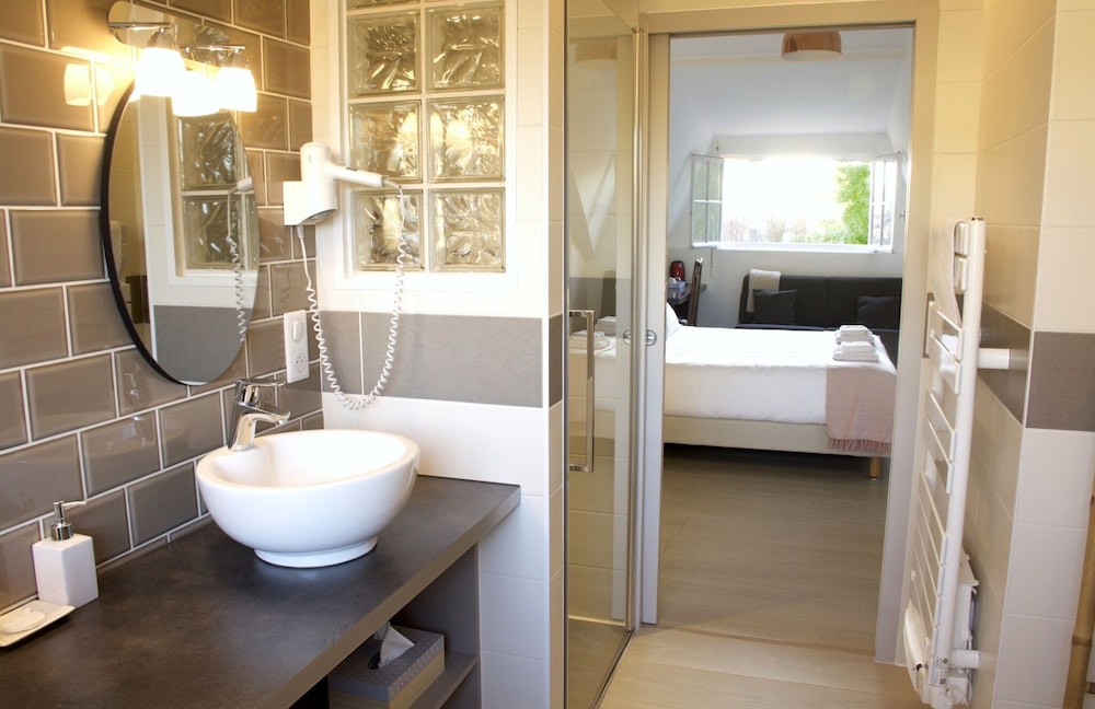 Superior Double or Twin Room, Ensuite (Bassin) photo 3