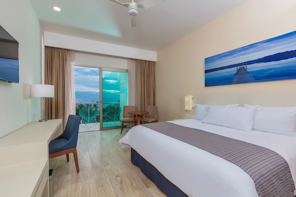 Deluxe Room, Sea View - Photo 1