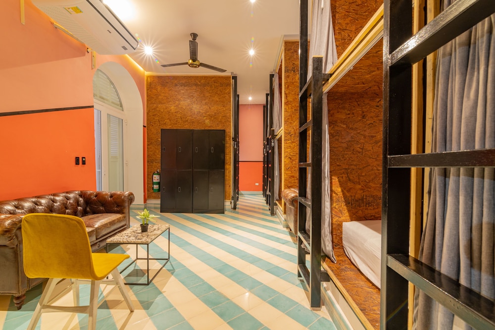 Standard Shared Dormitory, 1 Bedroom, Balcony, City View photo 3
