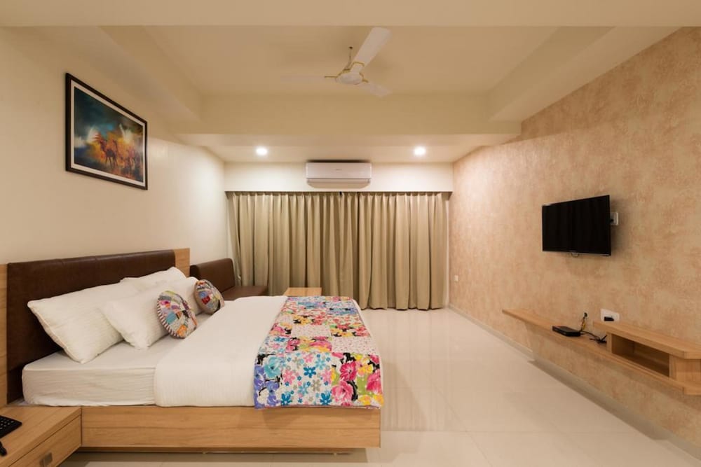 Deluxe Room - Photo 1